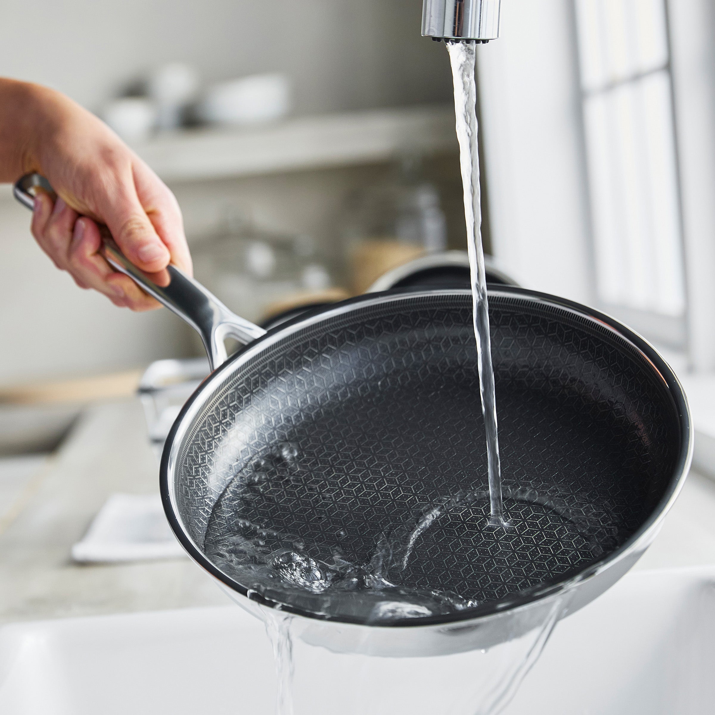 Spectra Thermobond Hybrid Ceramic Nonstick 10 and 12 Frypan Set - Image 12