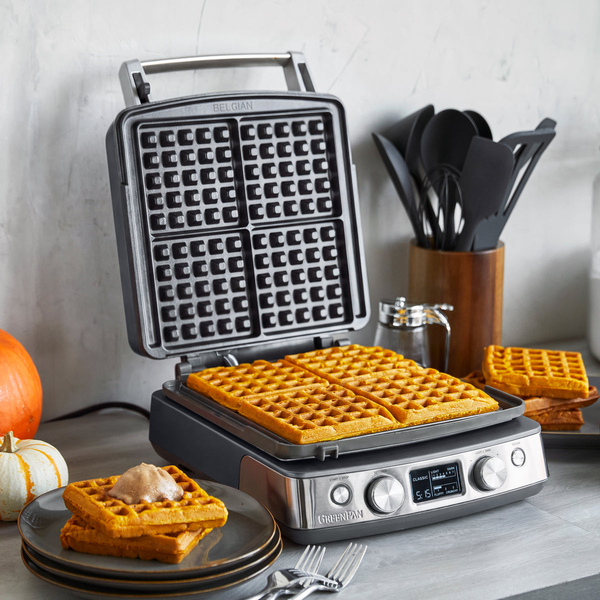 Elite Ceramic Nonstick 4-Square Waffle Maker | Graphite - Image 3