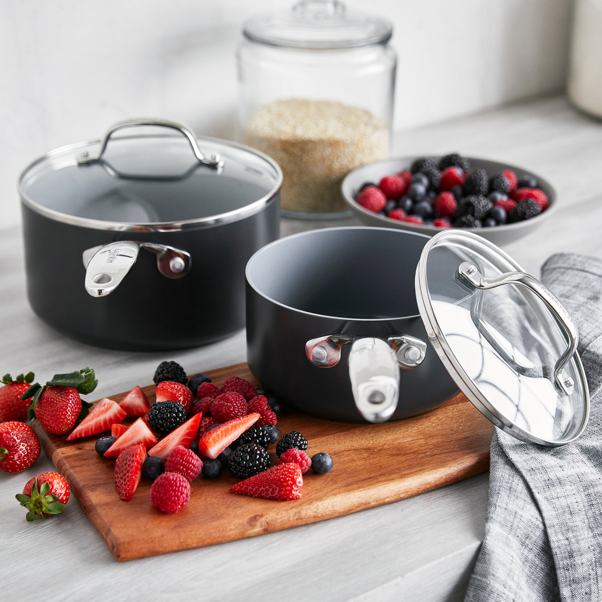 Valencia Pro Ceramic Nonstick 1.5-Quart and 3-Quart Saucepan Set with Lids | Gray - Image 2