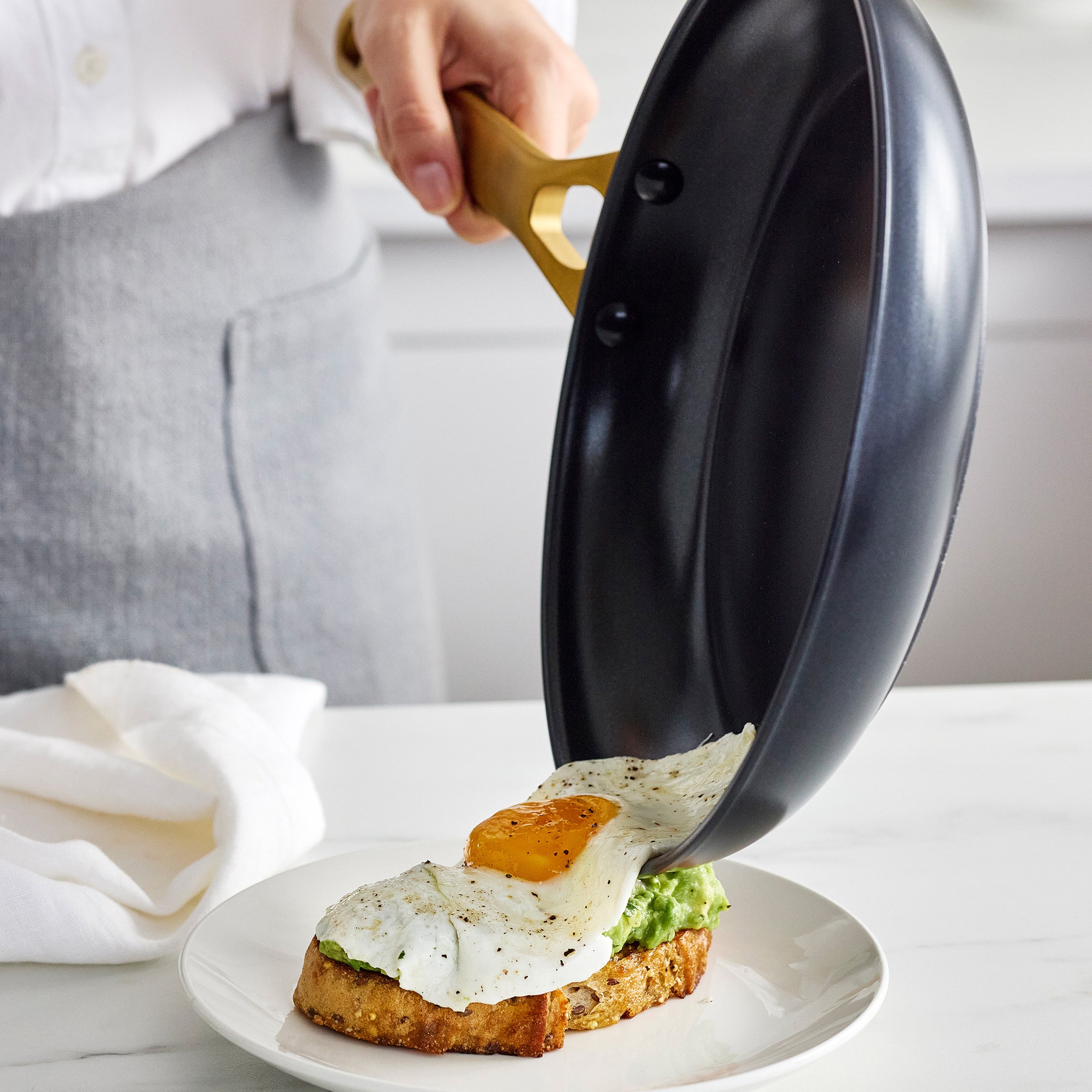Reserve Pro Ceramic Nonstick 8. 10 and 12 Frypan Set | Black - Image 3