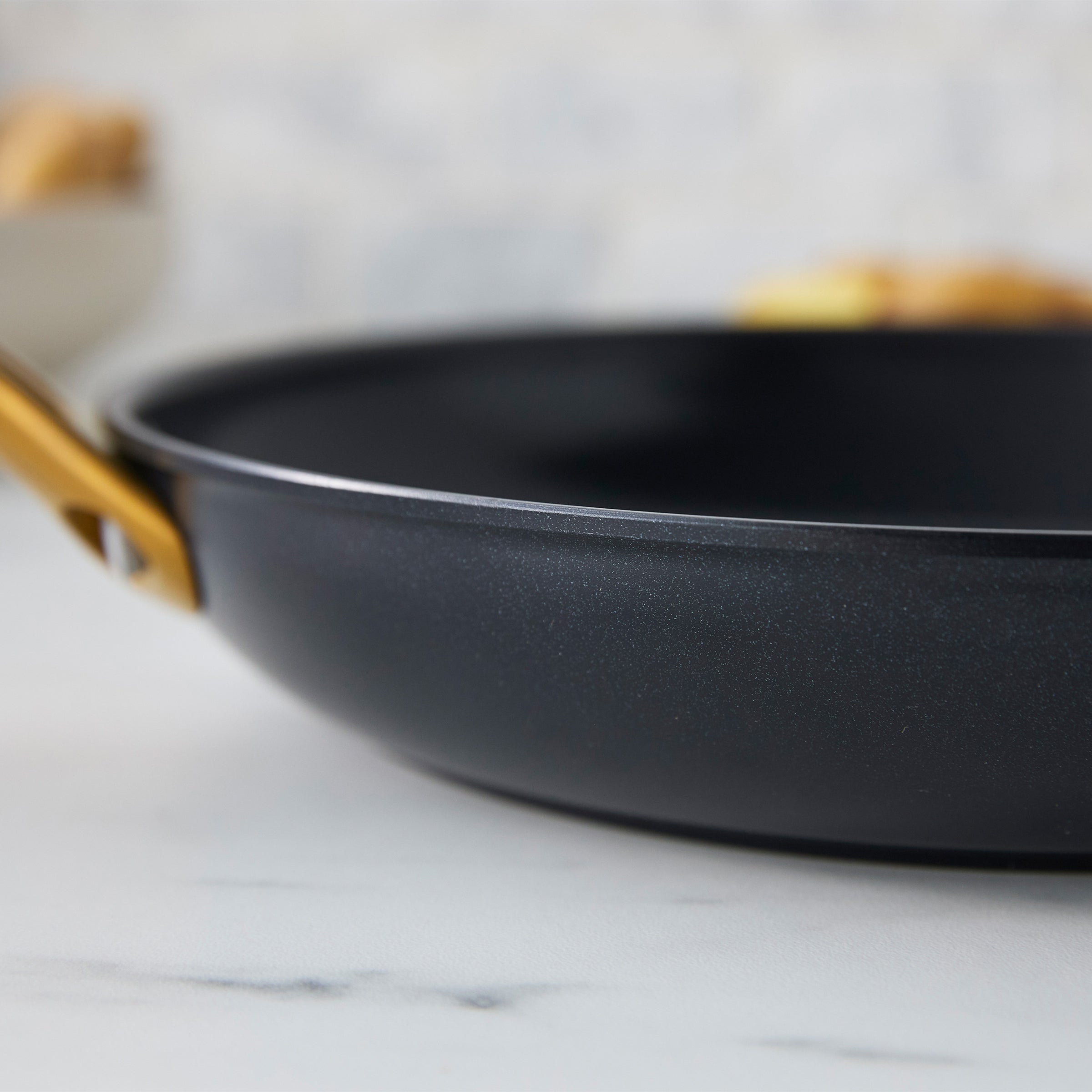 Reserve Pro Ceramic Nonstick 10-Piece Cookware Set | Black - Image 12