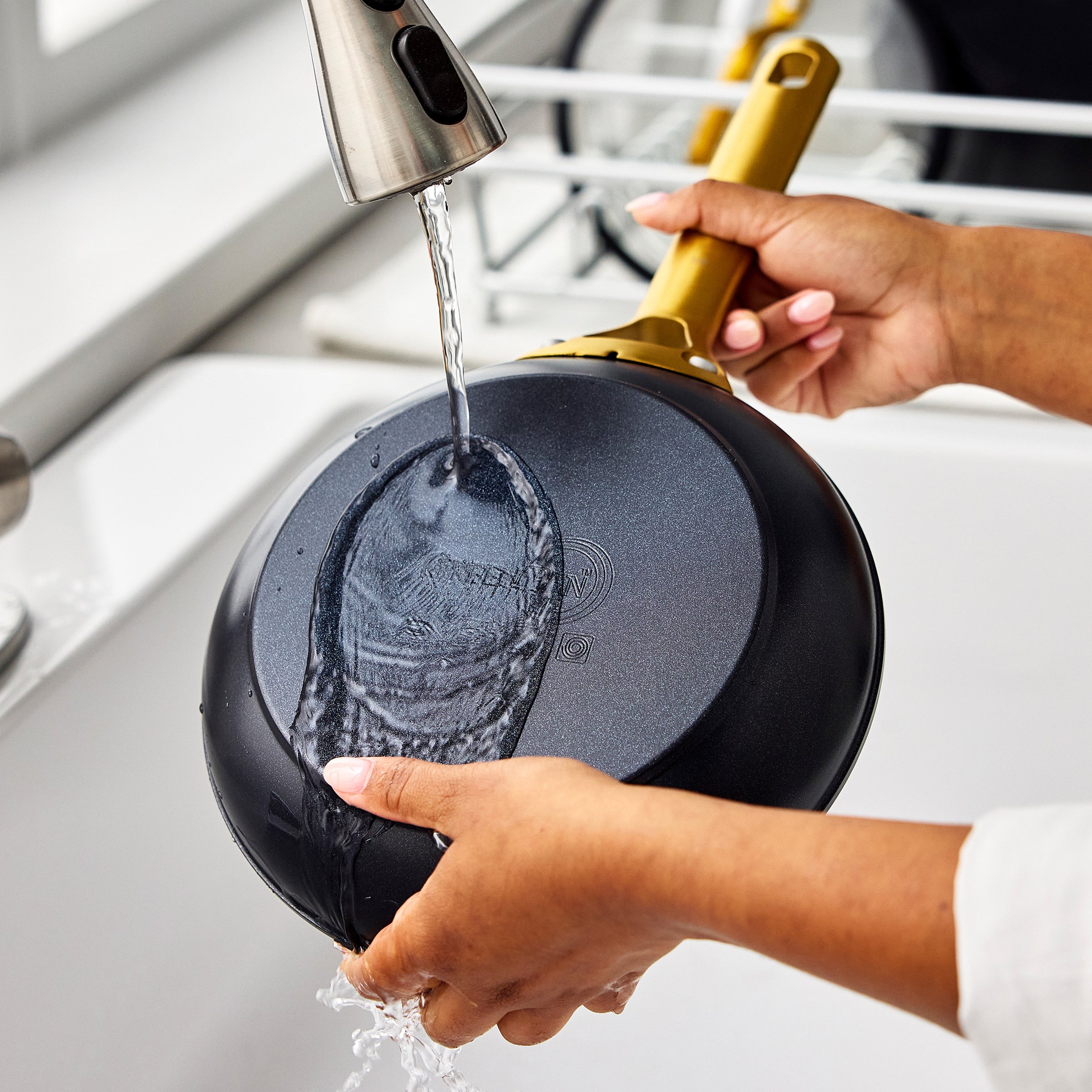 Reserve Pro Ceramic Nonstick 10-Piece Cookware Set | Black - Image 13