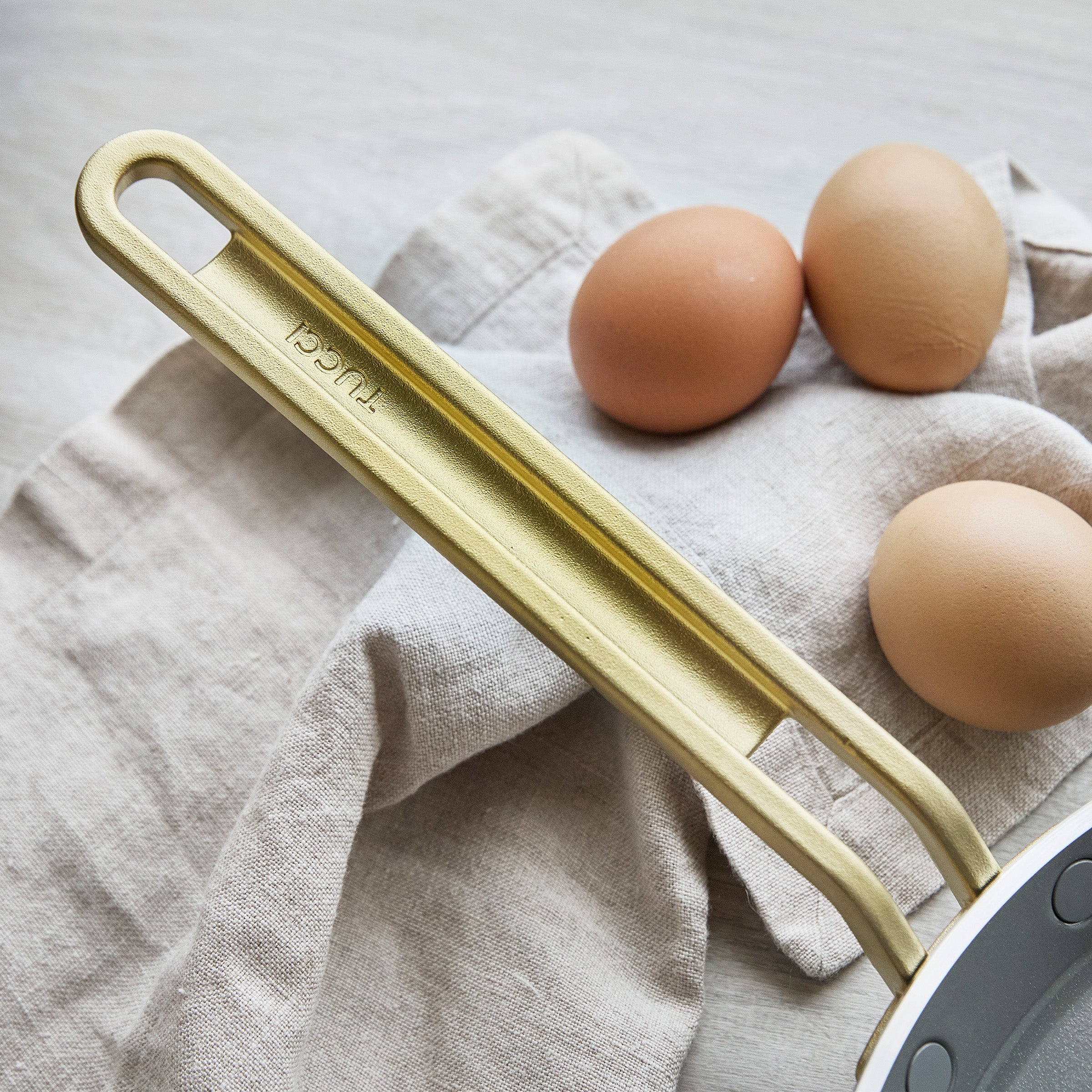 Stanley Tucci™ Ceramic Nonstick 10 Crepe and Omelette Pan | Carrara White - Image 8