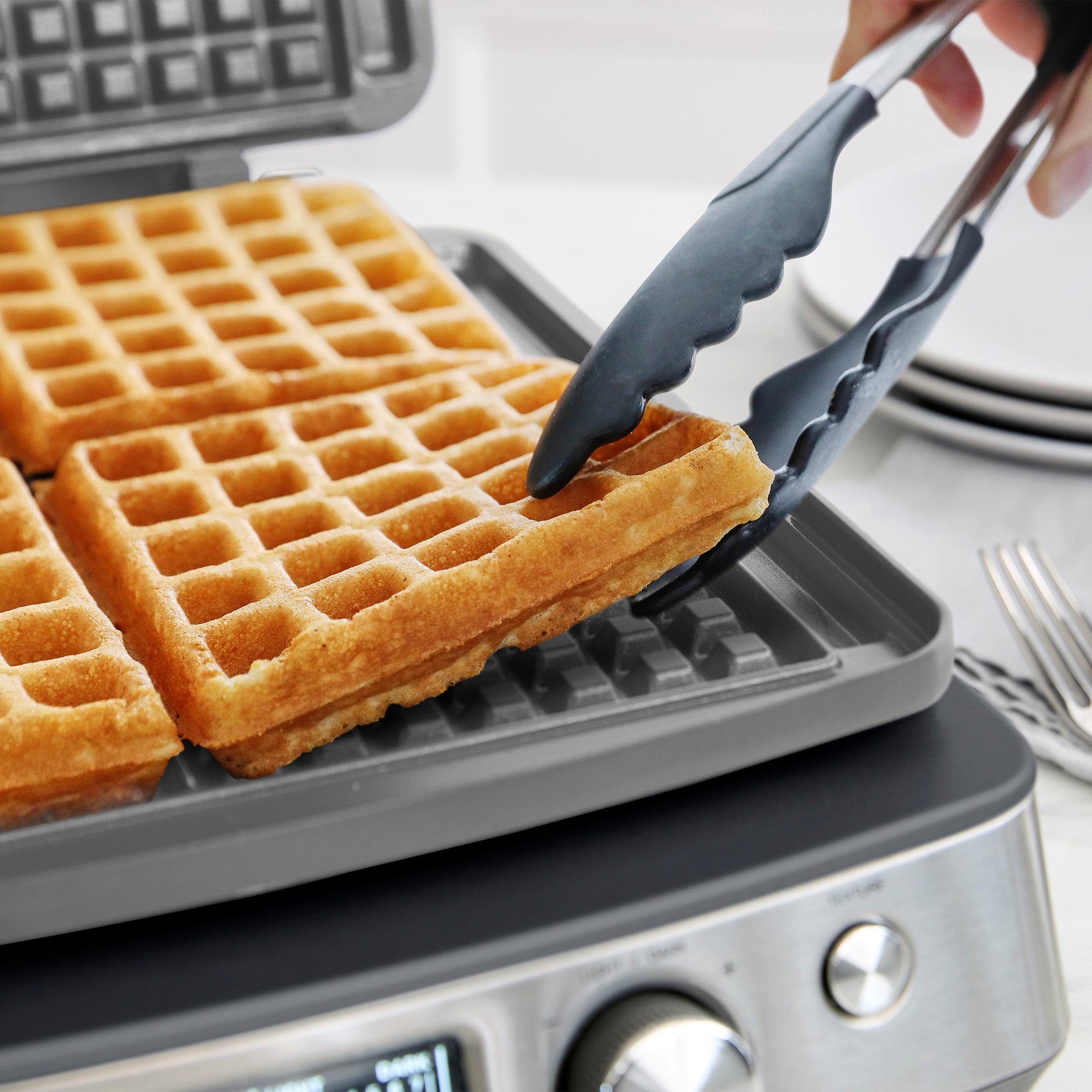 Elite Ceramic Nonstick 4-Square Waffle Maker | Graphite - Image 4