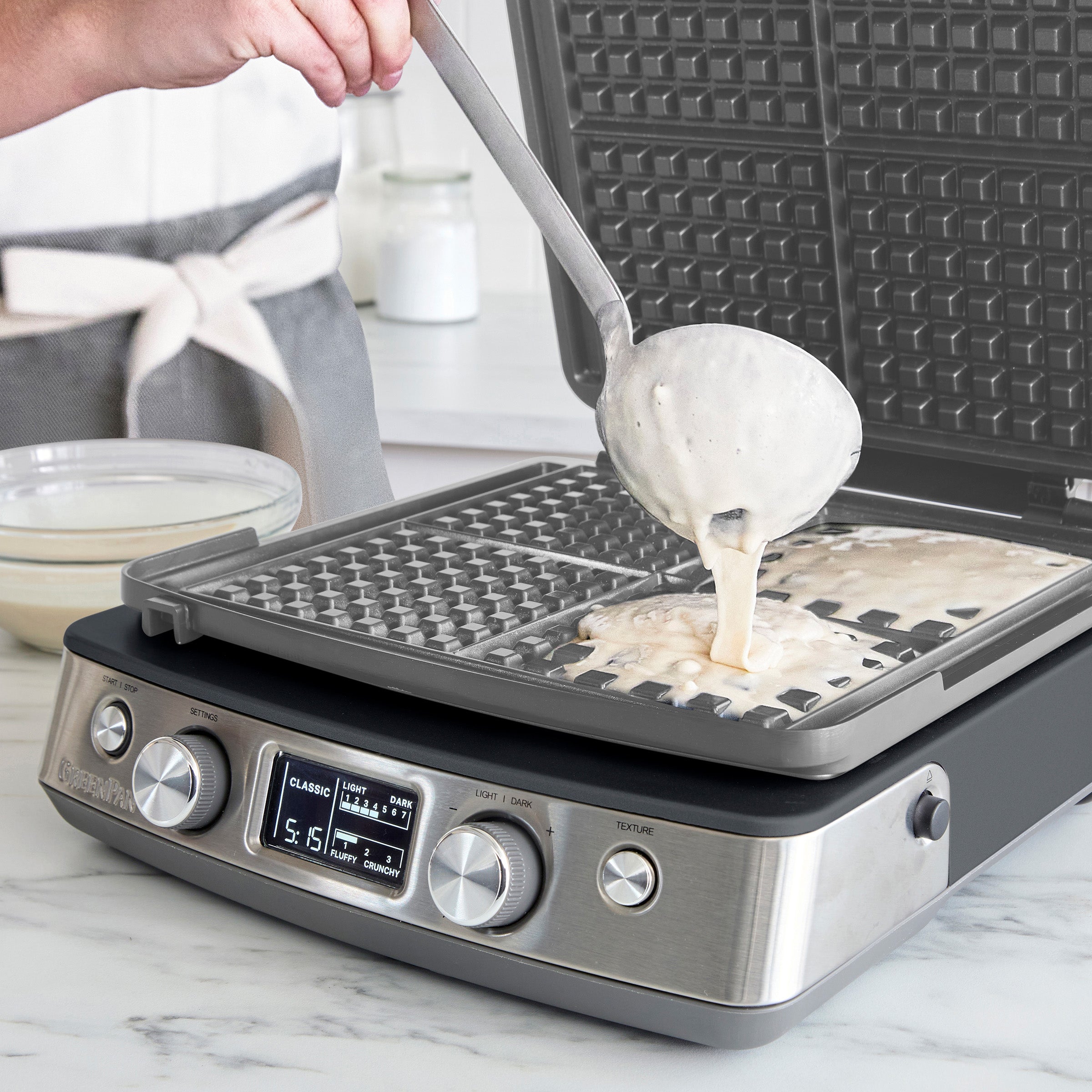 Elite Ceramic Nonstick 4-Square Waffle Maker | Graphite - Image 6