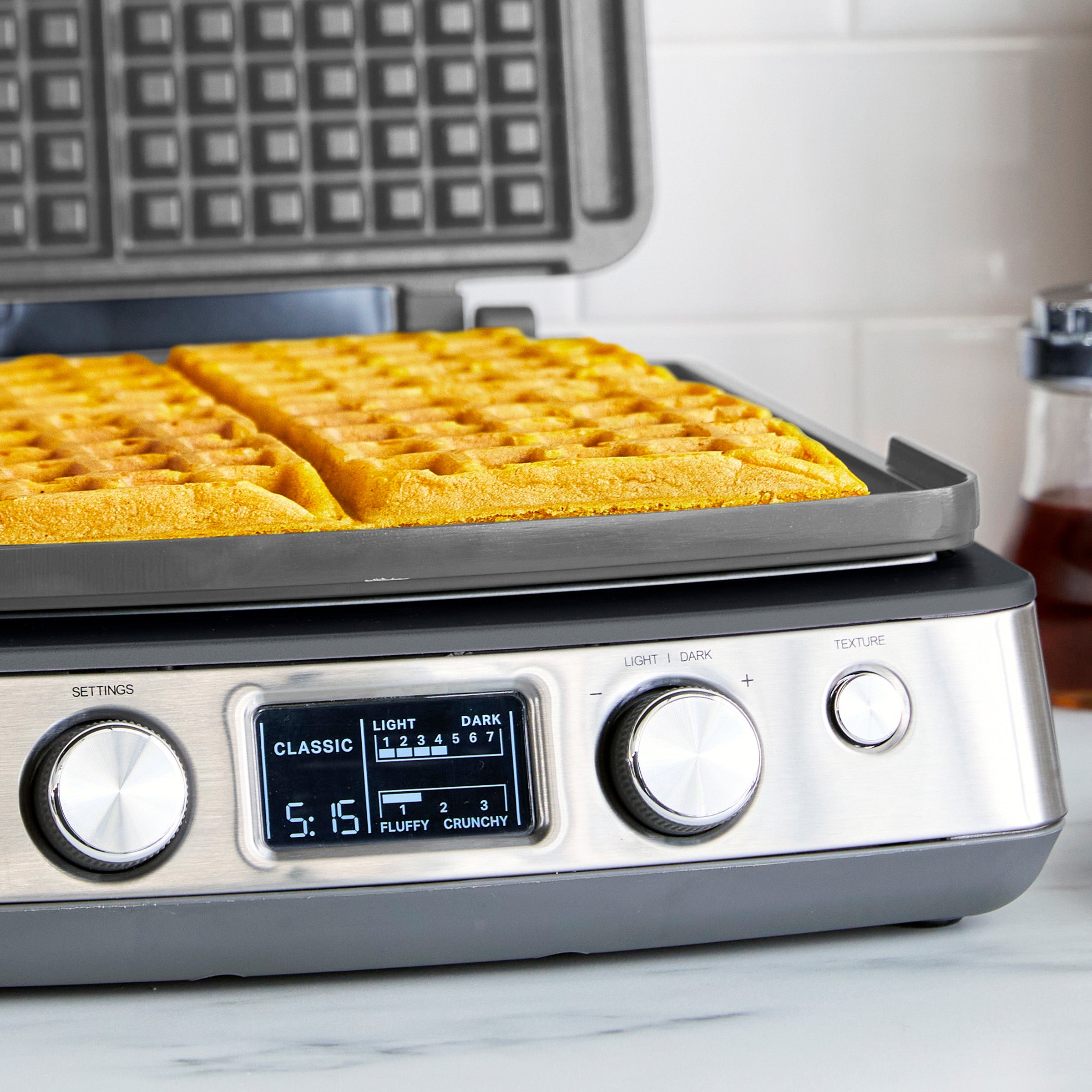 Elite Ceramic Nonstick 4-Square Waffle Maker | Graphite - Image 7