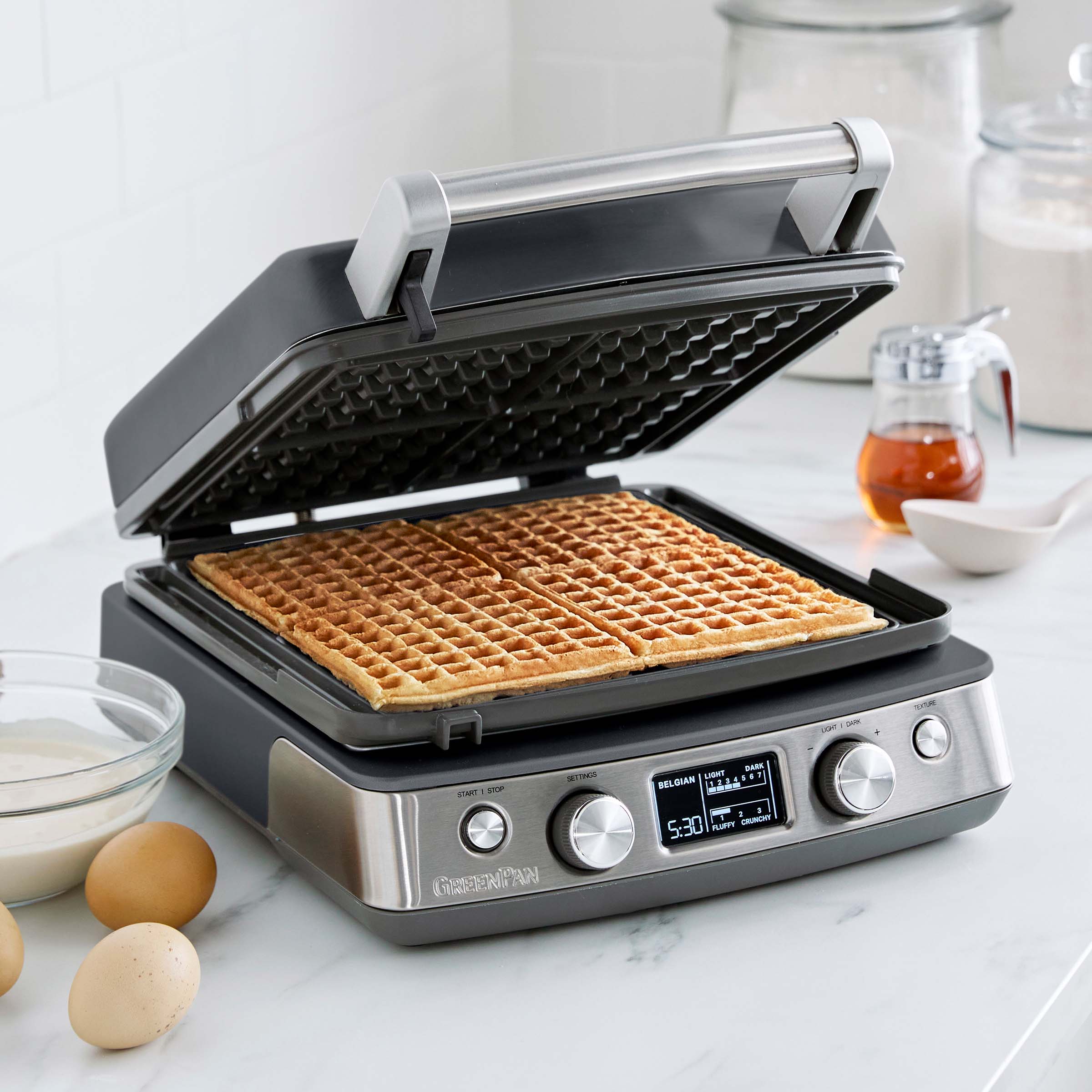 Elite Ceramic Nonstick 4-Square Waffle Maker | Graphite - Image 8