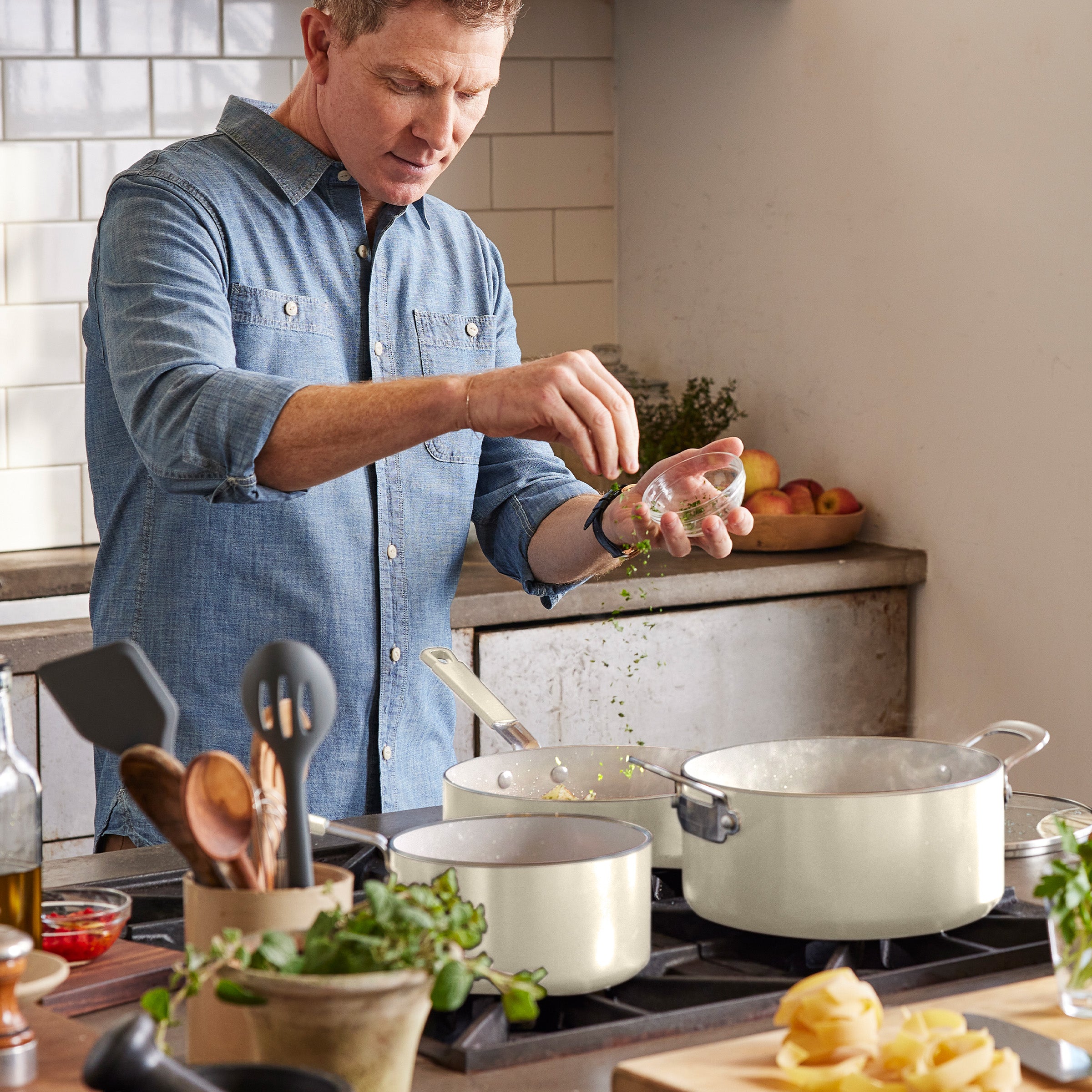 Bobby Flay by GreenPan Professional Ceramic Nonstick 16-Piece Cookware Set | Cream - Image 4