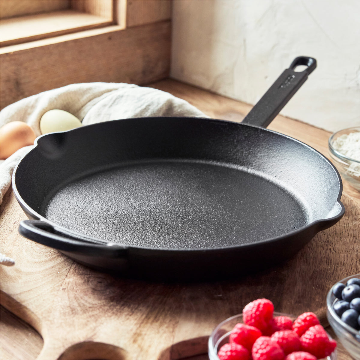Bobby Flay by GreenPan 6-Piece Cast Iron Set with Bobby at Home Cookbook - Image 4